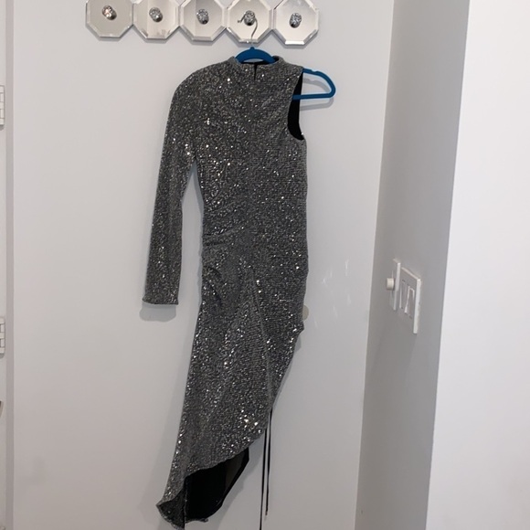 Michael Costello x Revolve Dionne Midi Dress - Picture 4 of 10